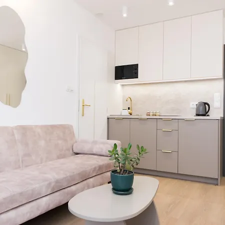 شقة Cozy Flat With A Garden *