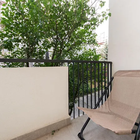 Cozy Flat With A Garden Διαμέρισμα