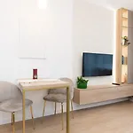 Cozy Flat With A Garden Διαμέρισμα